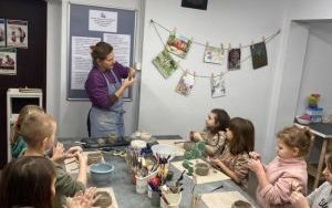 Warsztaty ceramiczne oraz zajęcia biblioteczne uczniów klasy 2 a (4)