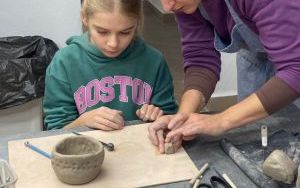 Warsztaty ceramiczne oraz zajęcia biblioteczne uczniów klasy 2 a (1)