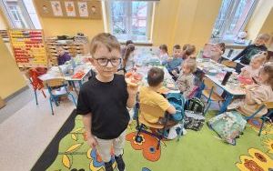 Kanapki w klasie 0 A – smaczna lekcja samodzielności. (2)