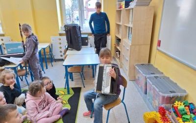 Spotkanie z muzyką w klasie 0 A (6)