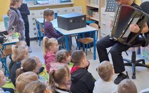 Spotkanie z muzyką w klasie 0 A (2)