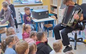 Spotkanie z muzyką w klasie 0 A (1)