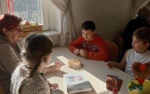 Wizyta świetlicy szkolnej w Dziennym Domu Seniora (15)