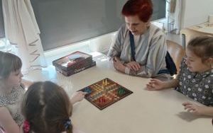 Wizyta świetlicy szkolnej w Dziennym Domu Seniora (9)