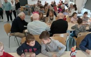 Wizyta świetlicy szkolnej w Dziennym Domu Seniora (7)