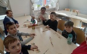 Wizyta świetlicy szkolnej w Dziennym Domu Seniora (8)