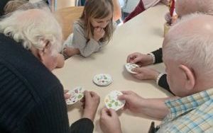 Wizyta świetlicy szkolnej w Dziennym Domu Seniora (6)