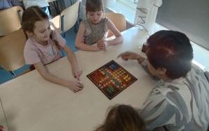 Wizyta świetlicy szkolnej w Dziennym Domu Seniora (3)