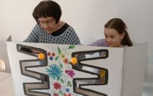 Wizyta świetlicy szkolnej w Dziennym Domu Seniora (13)