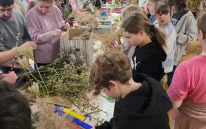 Uczniowie klasy 4 a na warsztatach w Środowiskowym Domu Samopomocy w Oleśnicy (3)