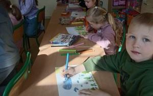 Szkolny konkurs plastyczny „Wiosna w lesie” (14)
