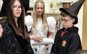 Pasowanie na czytelnika uczniów klas pierwszych (11)