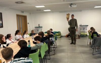Uczniowie klasy 3a z wizytą w Nadleśnictwie Oleśnica Śląska (9)