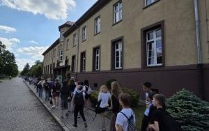 Uczniowie SP1 podczas Dnia Otwartych Koszar w Oleśnicy (13)